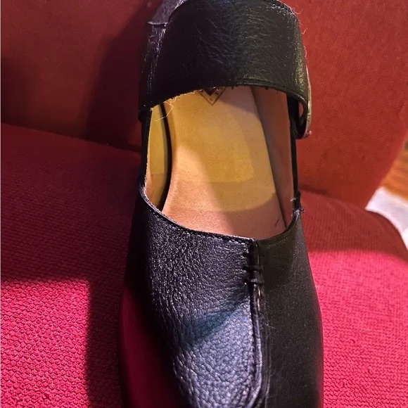 Killer John Fluevog Black Platform Mary Jane’s - Picture 3 of 12